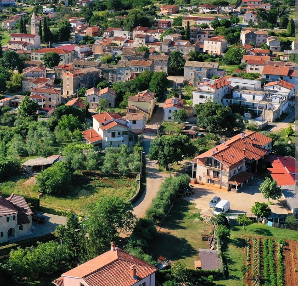 Stavbno zemljišče Kaštelir, Kaštelir-Labinci, 850m2