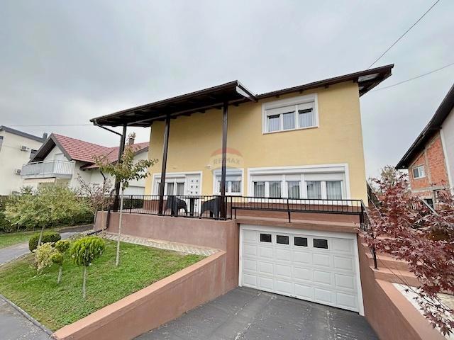 Hiša Donje Rakarje, Velika Gorica, 308m2