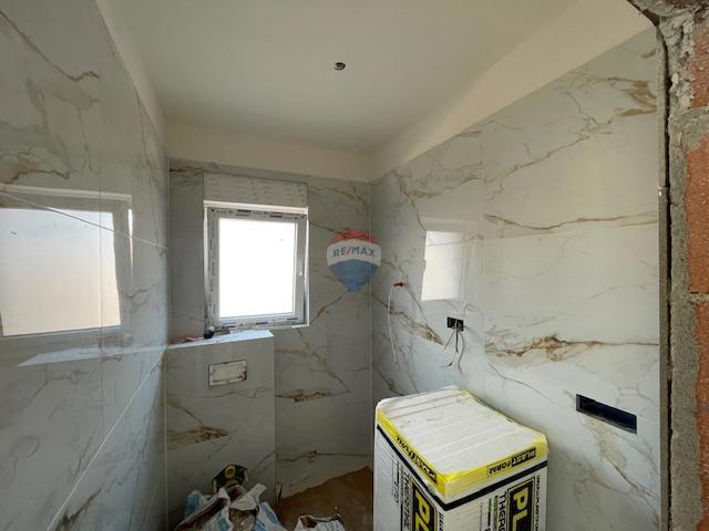 Otok Krk, Malinska, dvojček v izgradnji, 165 m2, pogled na morje