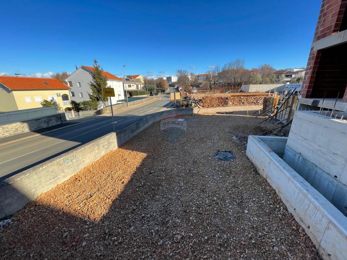 Otok Krk, Malinska, dvojček v izgradnji, 165 m2, pogled na morje