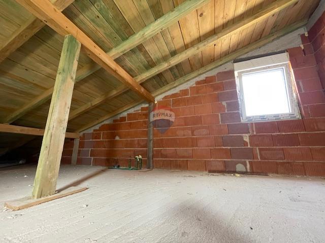 Otok Krk, Malinska, dvojček v izgradnji, 165 m2, pogled na morje