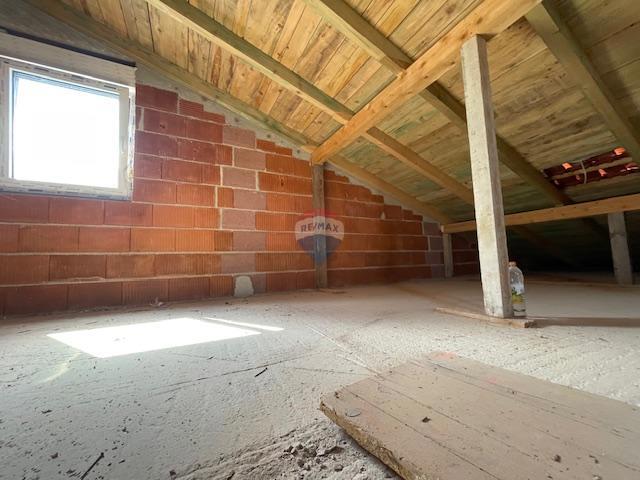 Otok Krk, Malinska, dvojček v izgradnji, 165 m2, pogled na morje