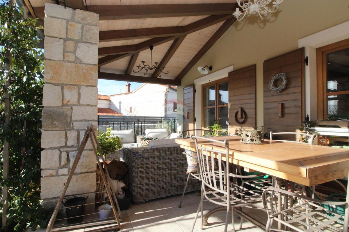 Hiša Peresiji, Svetvinčenat, 235m2