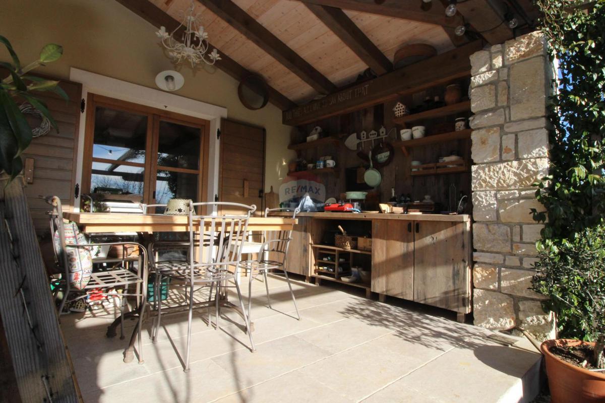 Hiša Peresiji, Svetvinčenat, 235m2