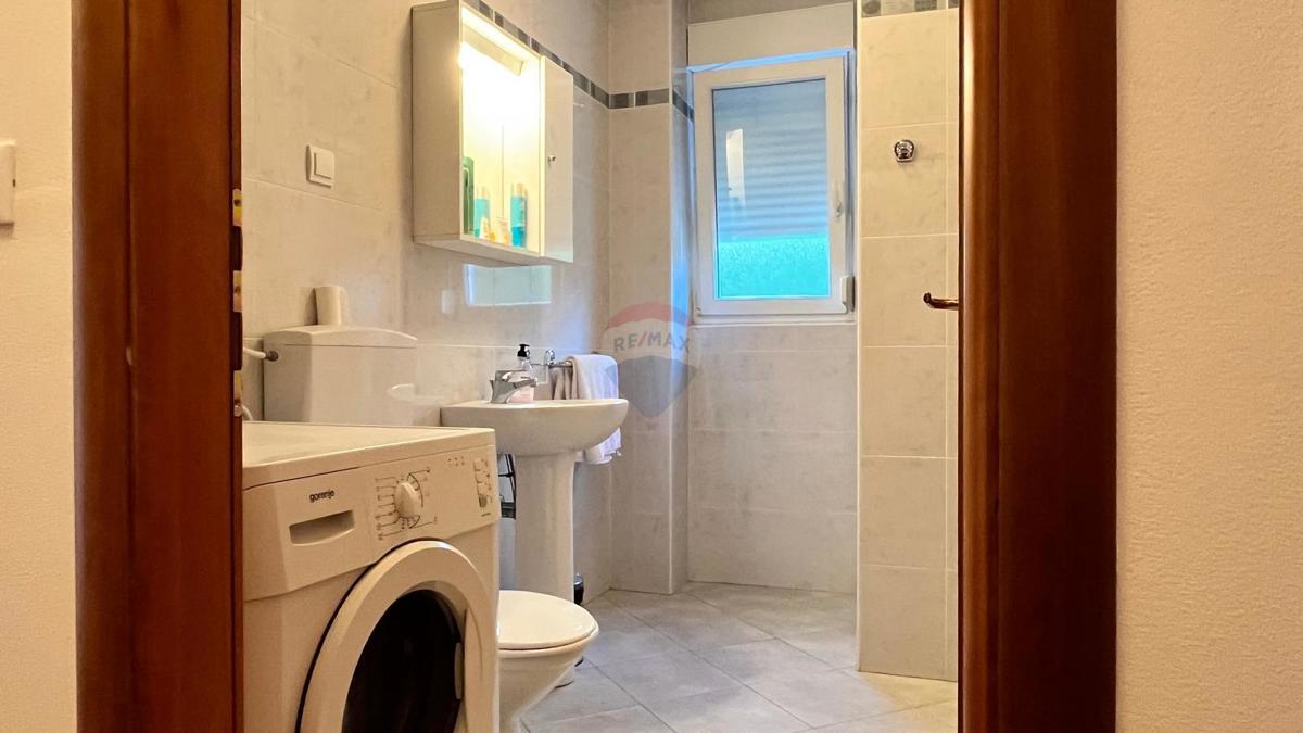  Istra, Novigrad, pritlično stanovanje z vrtom in bazenom