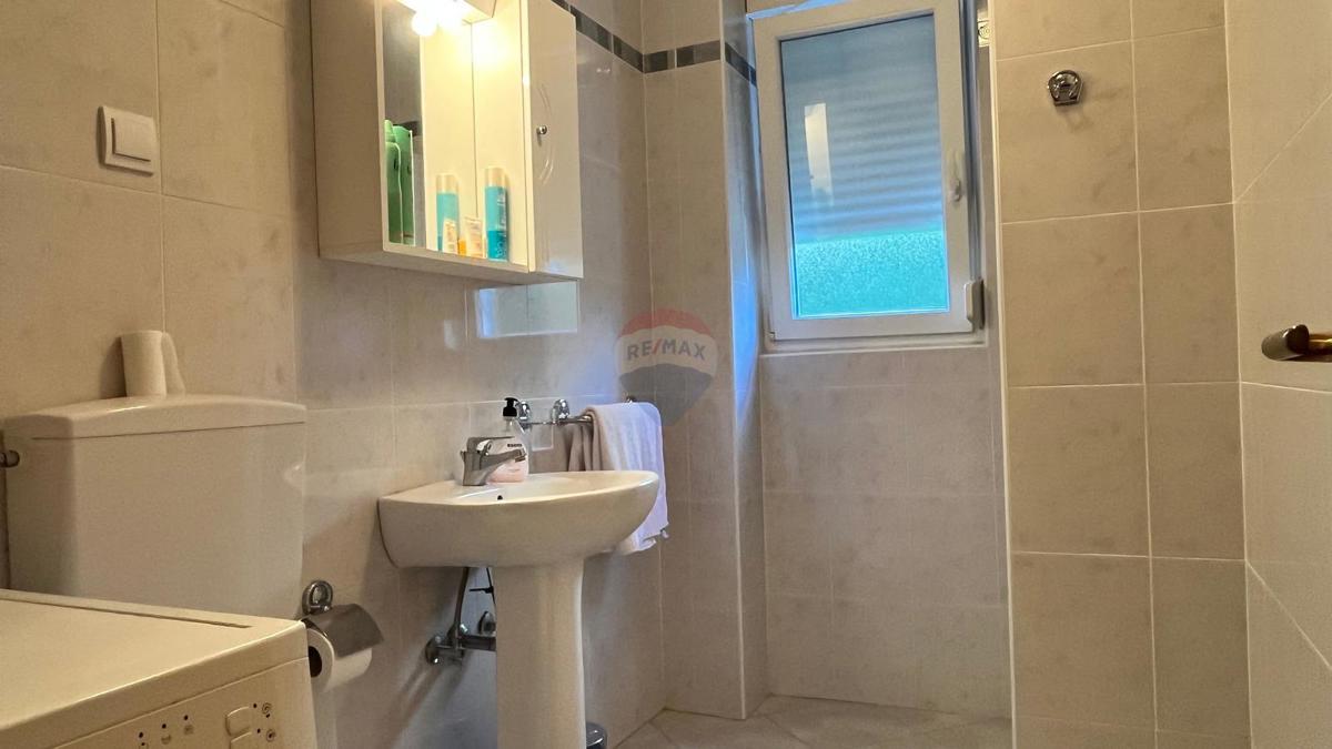 Istra, Novigrad, pritlično stanovanje z vrtom in bazenom