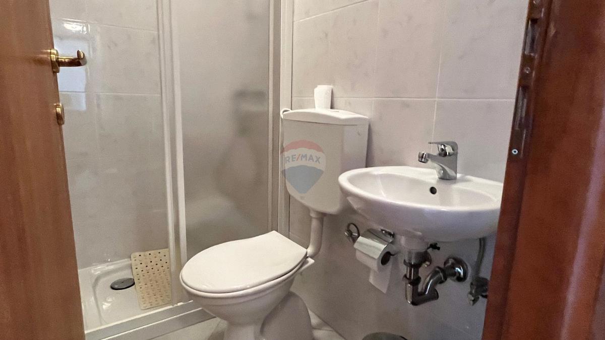  Istra, Novigrad, pritlično stanovanje z vrtom in bazenom