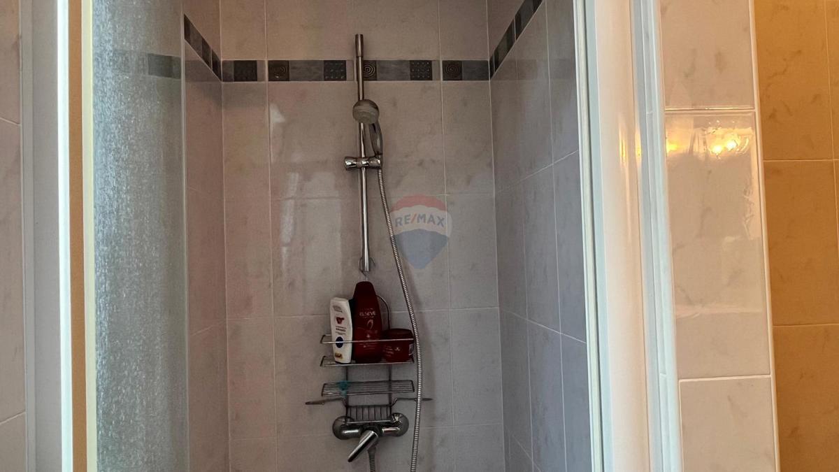  Istra, Novigrad, pritlično stanovanje z vrtom in bazenom