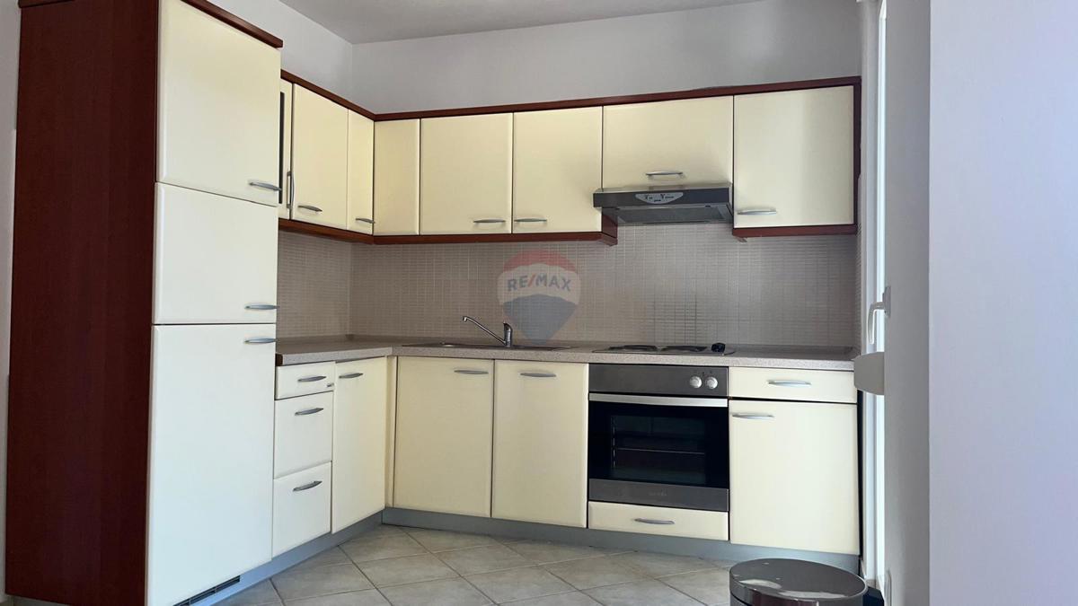  Istra, Novigrad, pritlično stanovanje z vrtom in bazenom