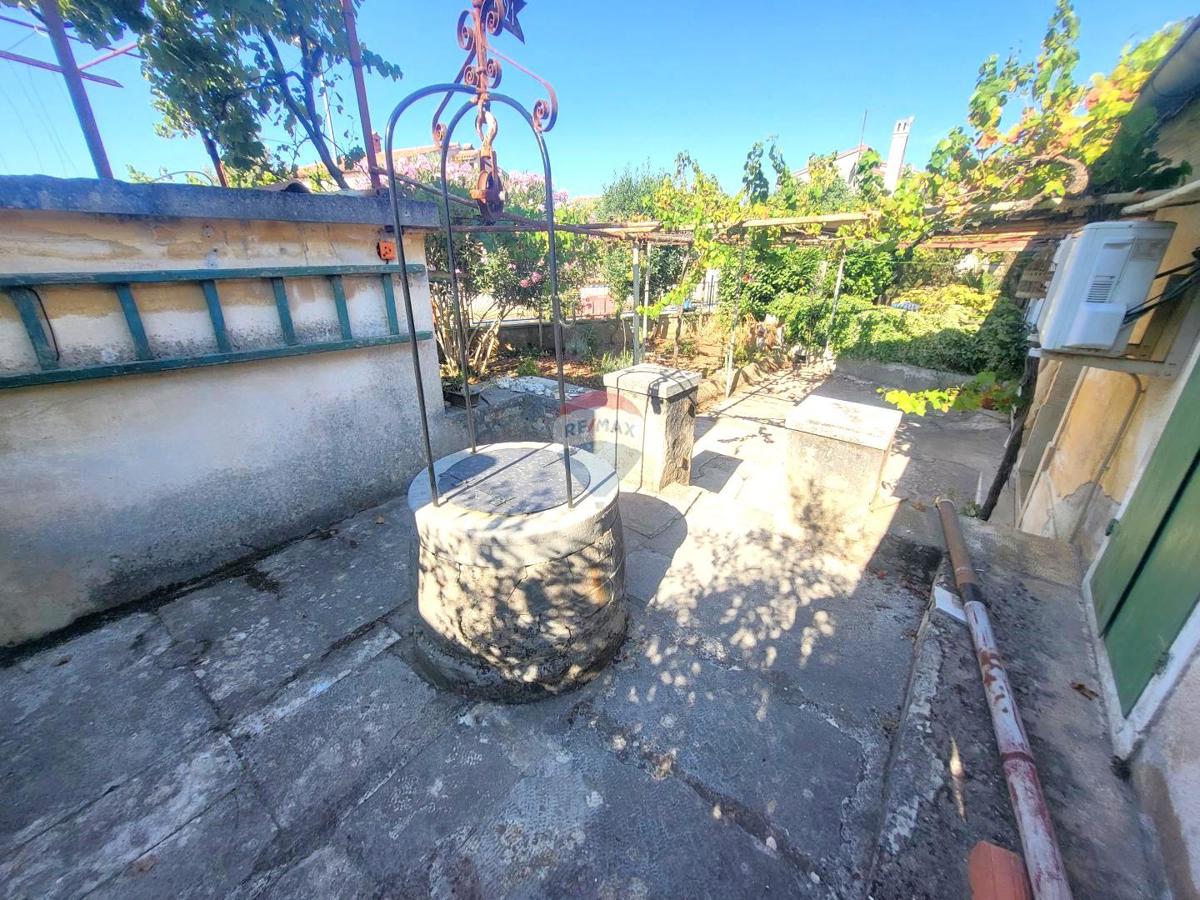 Hiša Veli vrh, Pula, 56m2