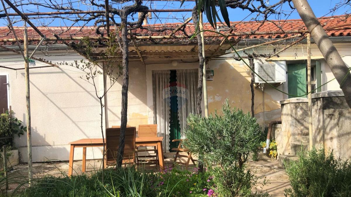 Hiša Veli vrh, Pula, 56m2