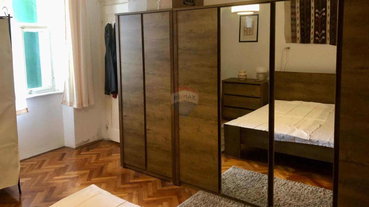 Hiša Veli vrh, Pula, 56m2