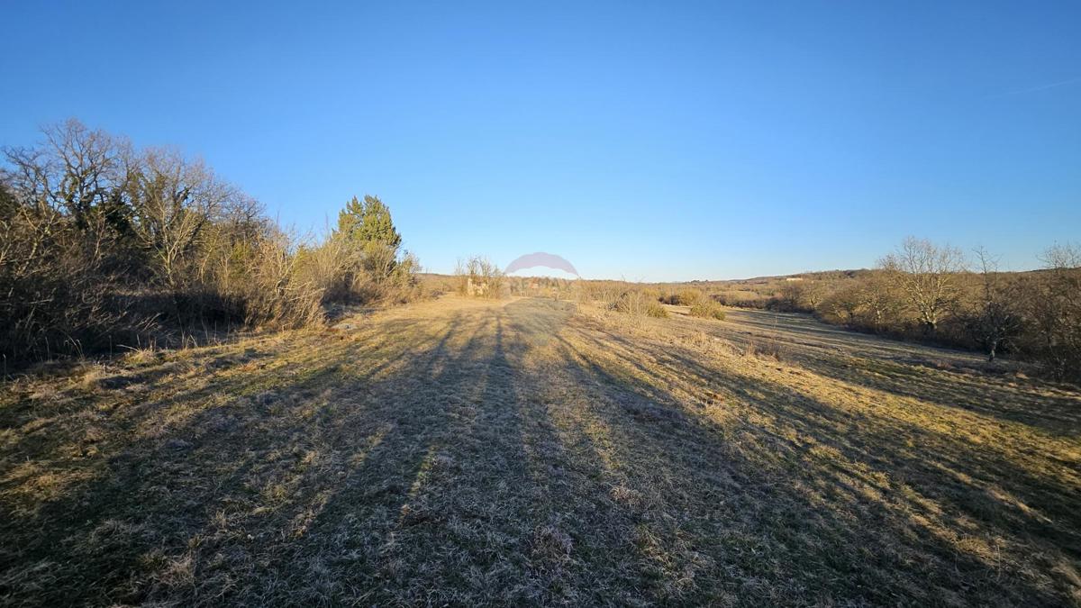 Stavbno zemljišče Grožnjan, 20.342m2