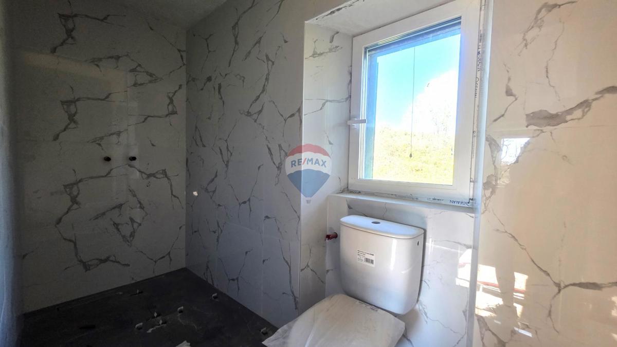 Istra, Belaj, stara avtohtona istrska hiša z vrtom 11000m2