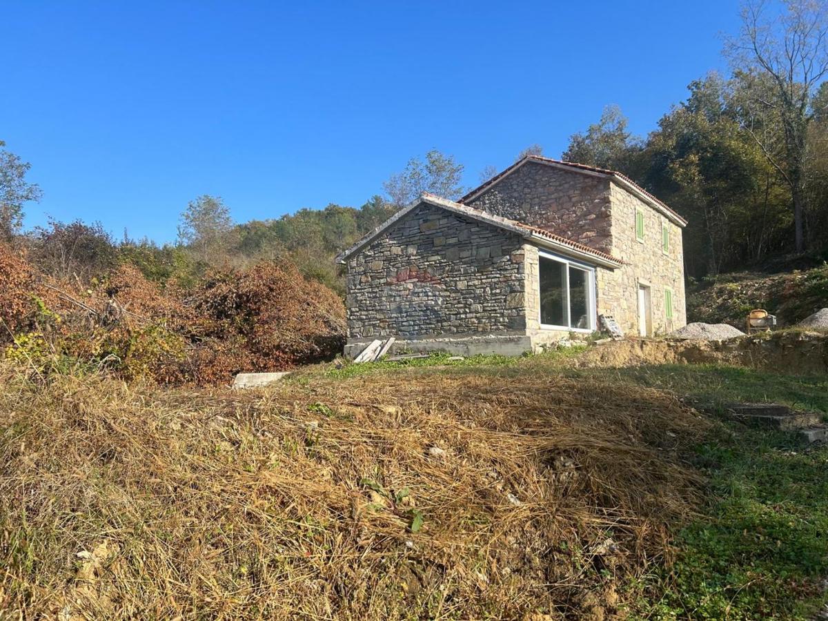 Istra, Belaj, stara avtohtona istrska hiša z vrtom 11000m2