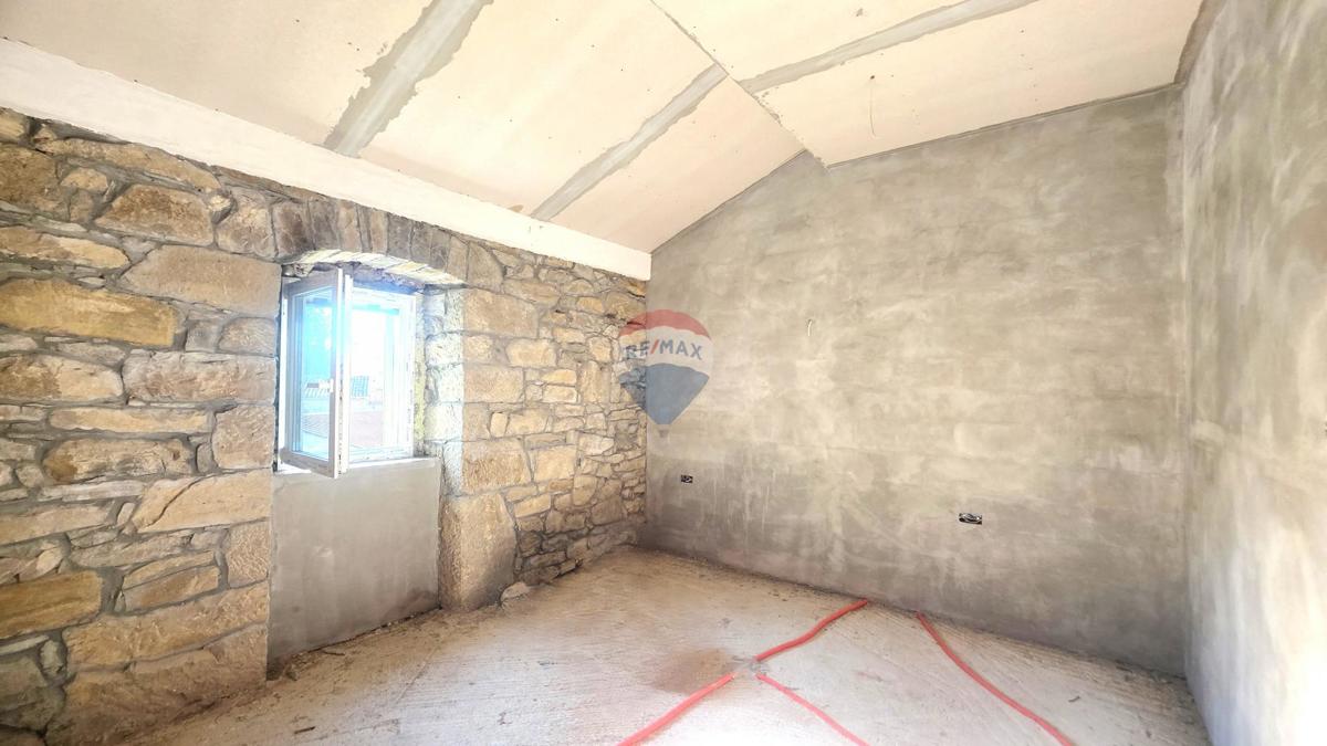 Istra, Belaj, stara avtohtona istrska hiša z vrtom 11000m2