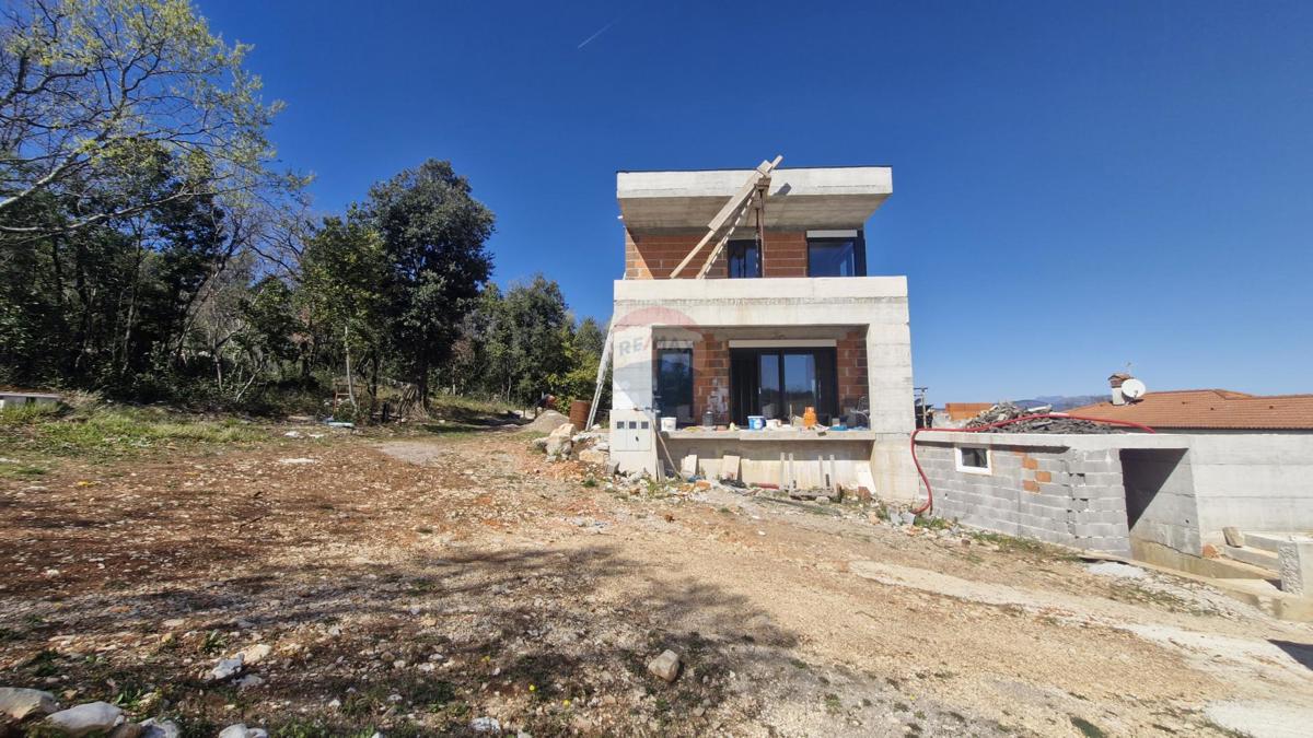Hiša Drenje, Raša, 178m2