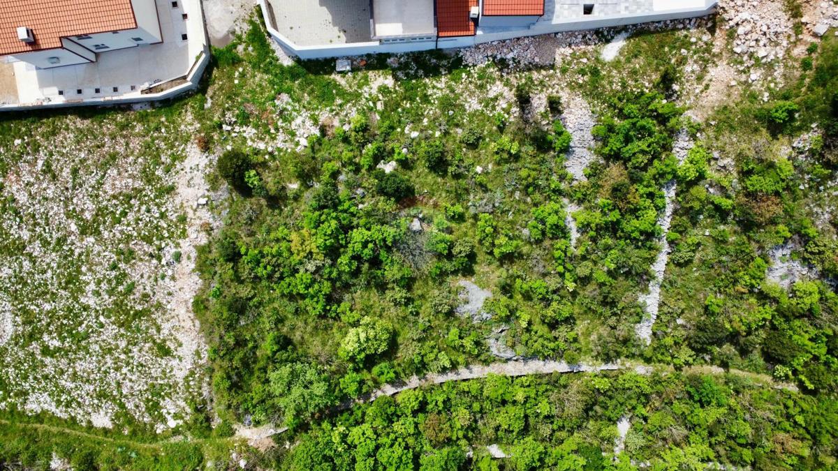 Stavbno zemljišče Novi Vinodolski, 557m2