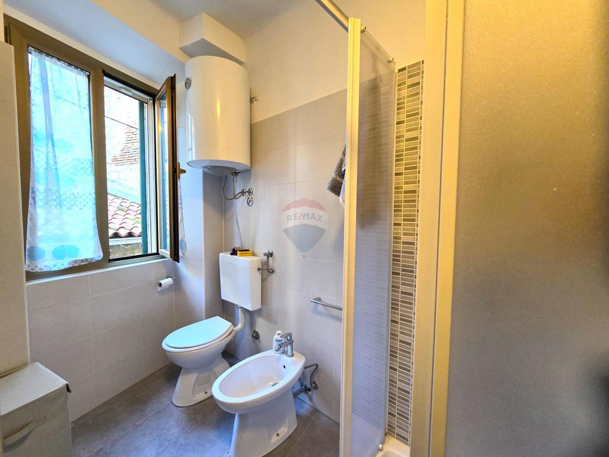 Istra, Rovinj, Stanovanje v 1. nadstropju, center, mirna ulica – 40 m²
