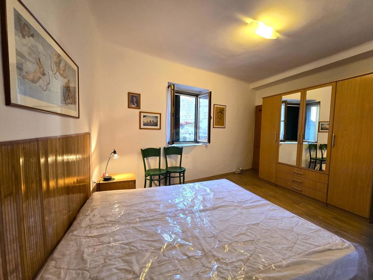 Istra, Rovinj, Stanovanje v 1. nadstropju, center, mirna ulica – 40 m²