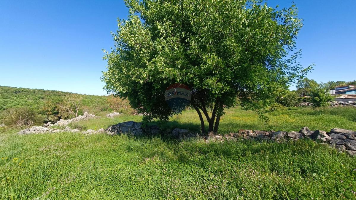 Stavbno zemljišče Bale, 857m2