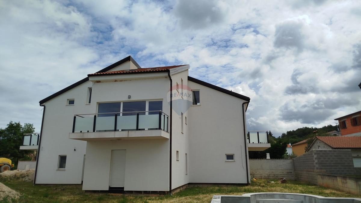 Hiša Višnjan, 300m2