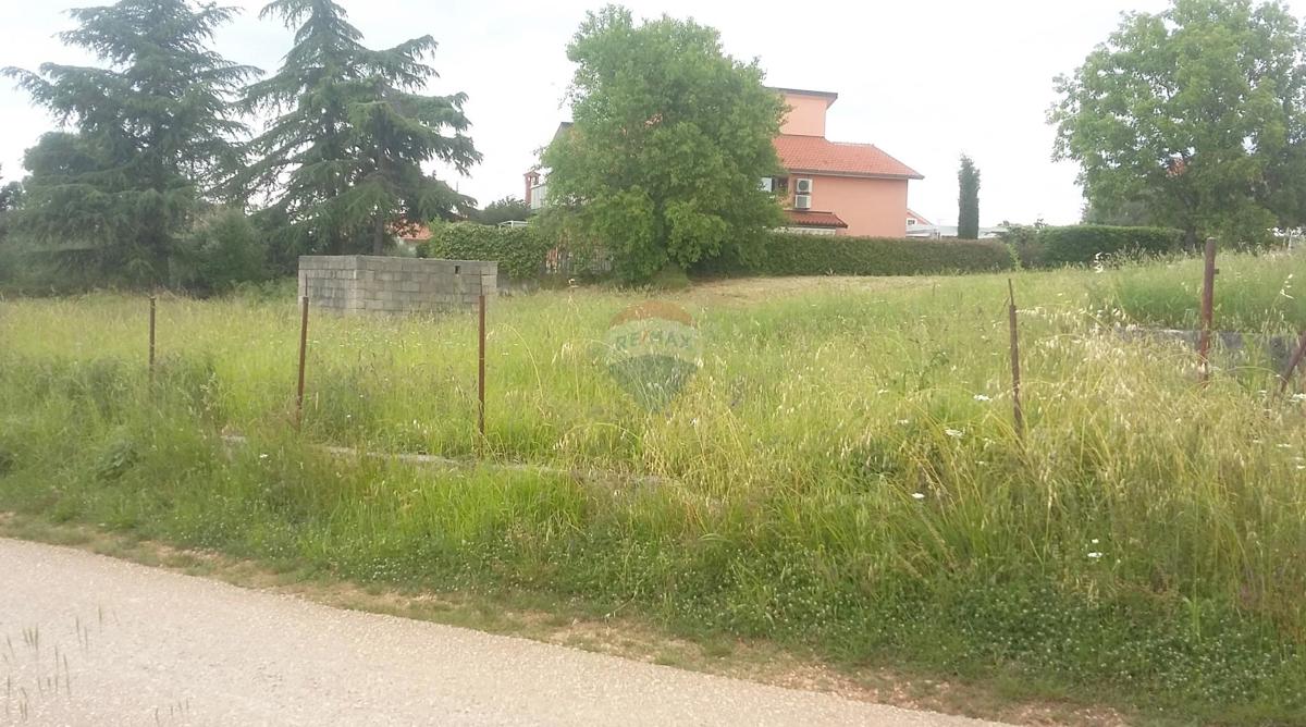 Stavbno zemljišče Kaštel, Buje, 954m2