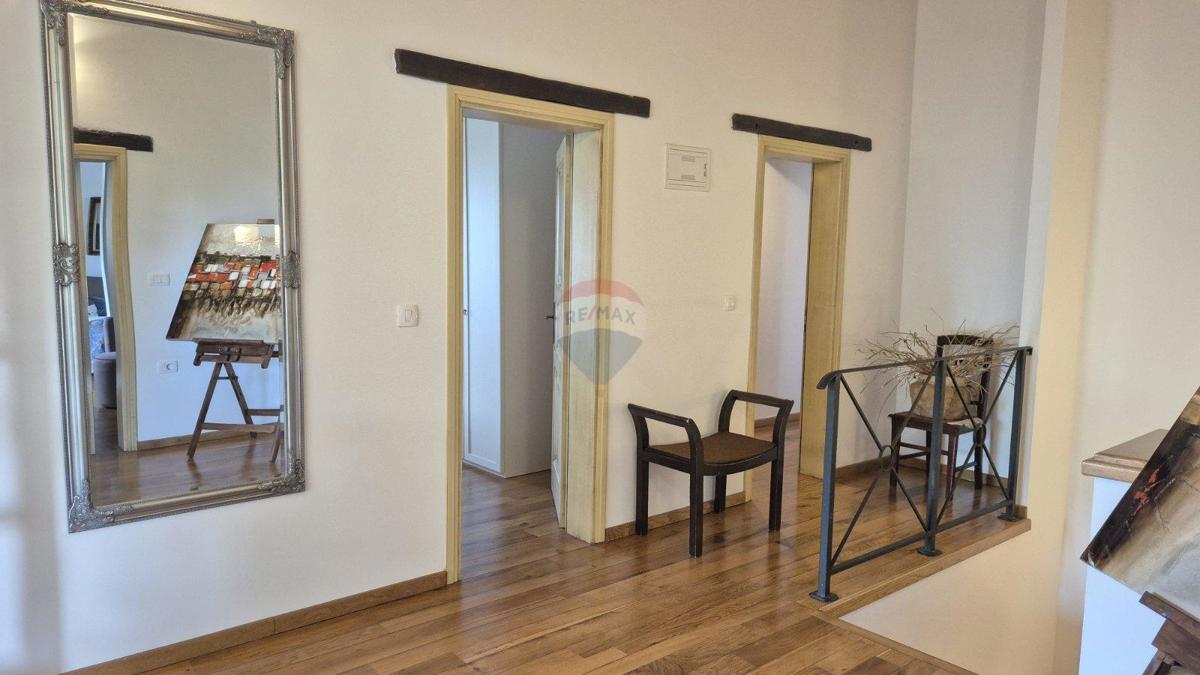 Hiša Tinjan, 330m2
