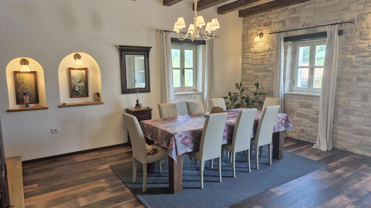 Hiša Tinjan, 330m2