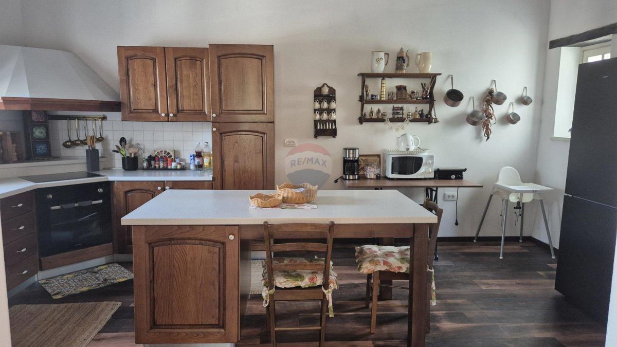 Hiša Tinjan, 330m2