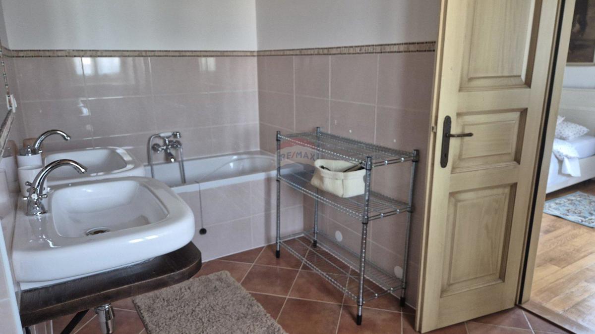 Hiša Tinjan, 330m2