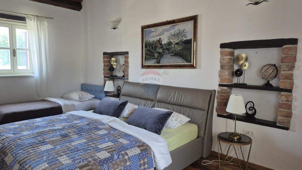 Hiša Tinjan, 330m2