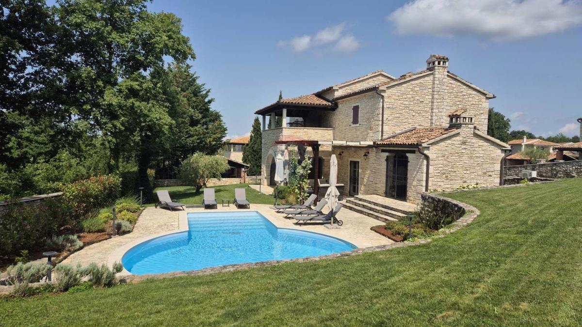 Hiša Tinjan, 330m2