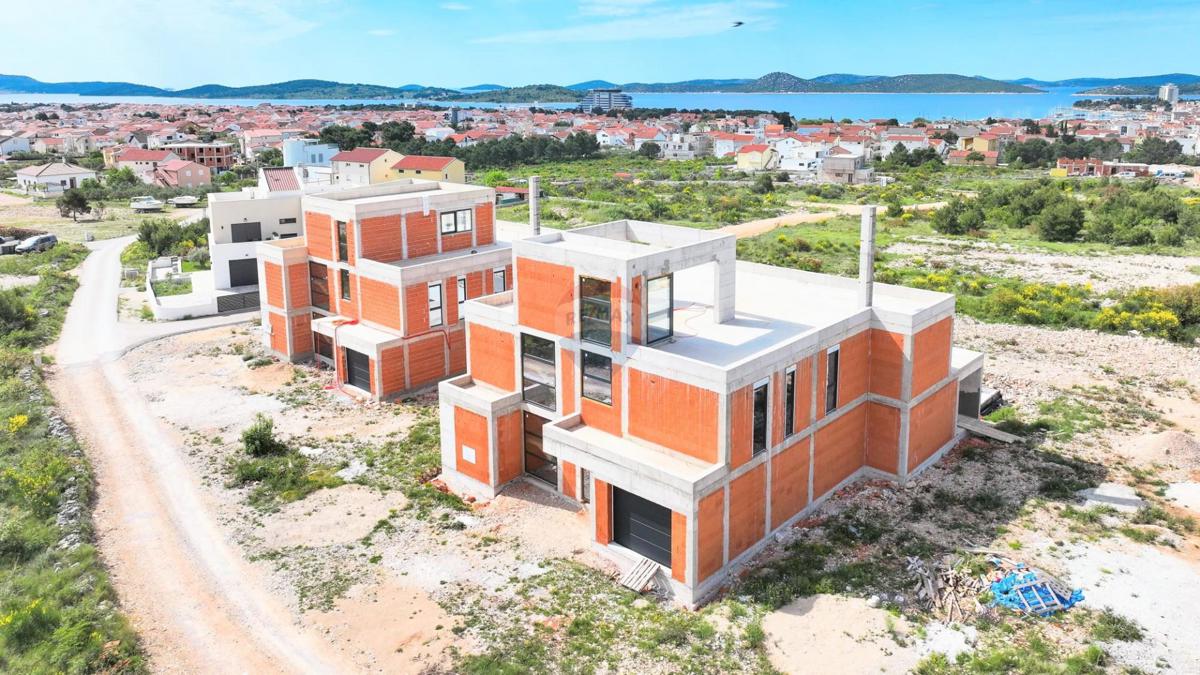 Hiša Vodice, 696m2