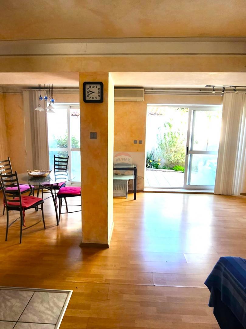 Istra, Rovinj, hiša z dvema stanovanjema, center, mirna ulica, terasa