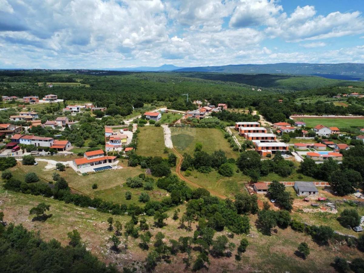 Stavbno zemljišče Peruški, Marčana, 620m2