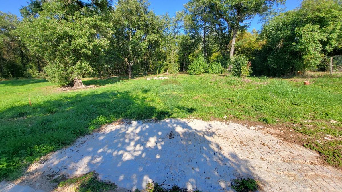 Stavbno zemljišče Juricani, Umag, 2.192m2