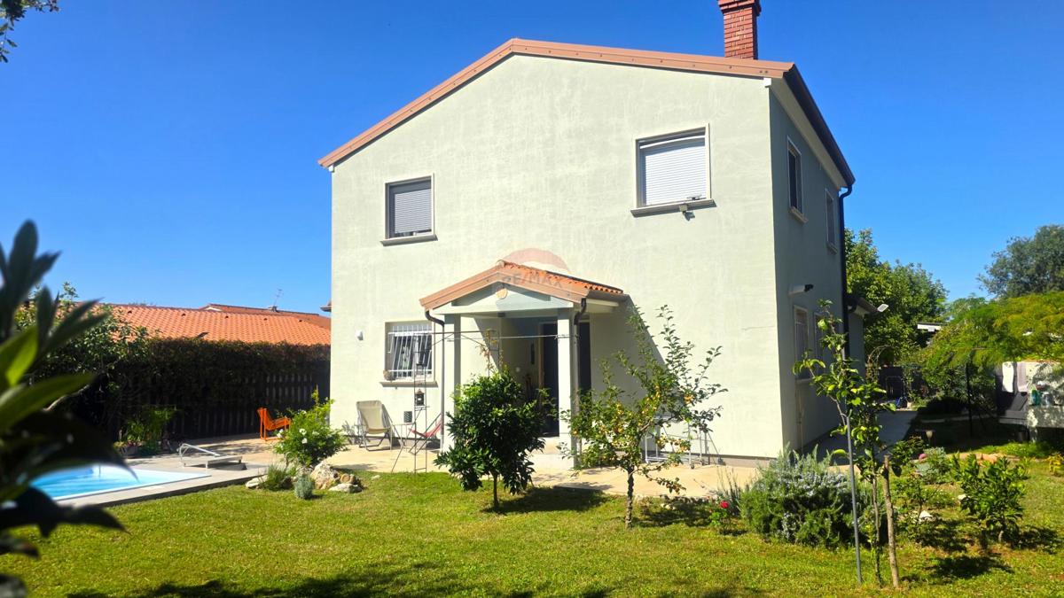 Istra, okolica Lovrečica – Samostojna hiša s bazenom