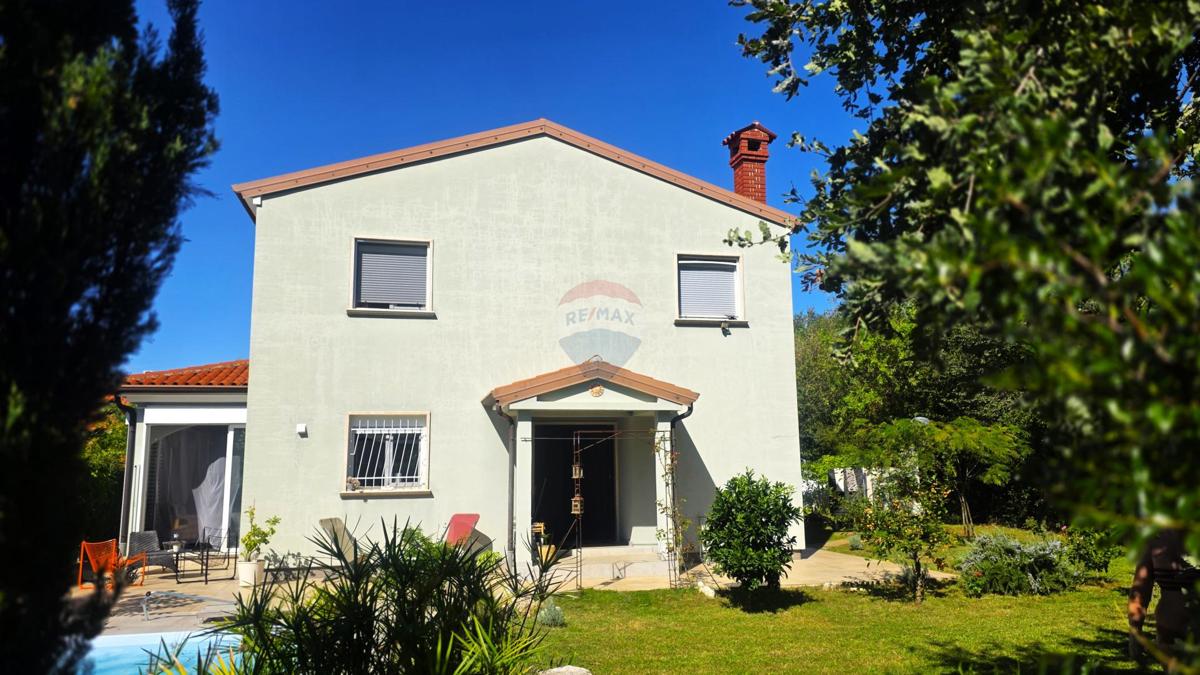 Istra, okolica Lovrečica – Samostojna hiša s bazenom