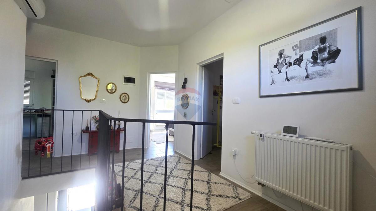 Istra, okolica Lovrečica – Samostojna hiša s bazenom