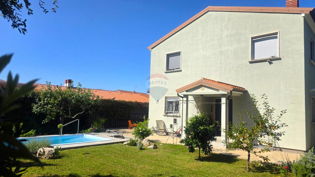 Istra, okolica Lovrečica – Samostojna hiša s bazenom