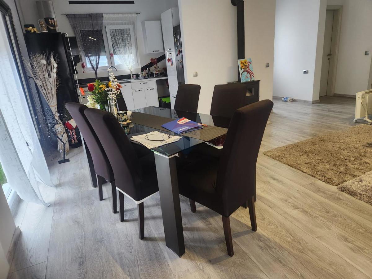 Hiša Petrovina Turopoljska, Velika Gorica - Okolica, 97m2