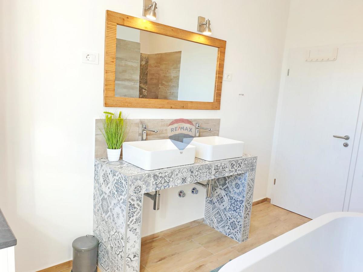 Hiša Valdebek, Pula, 158m2