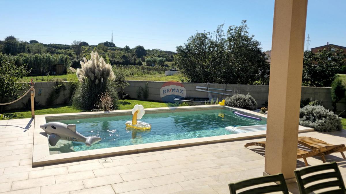 Hiša Valdebek, Pula, 158m2