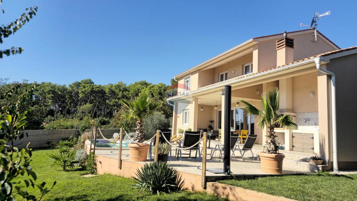 Hiša Valdebek, Pula, 158m2