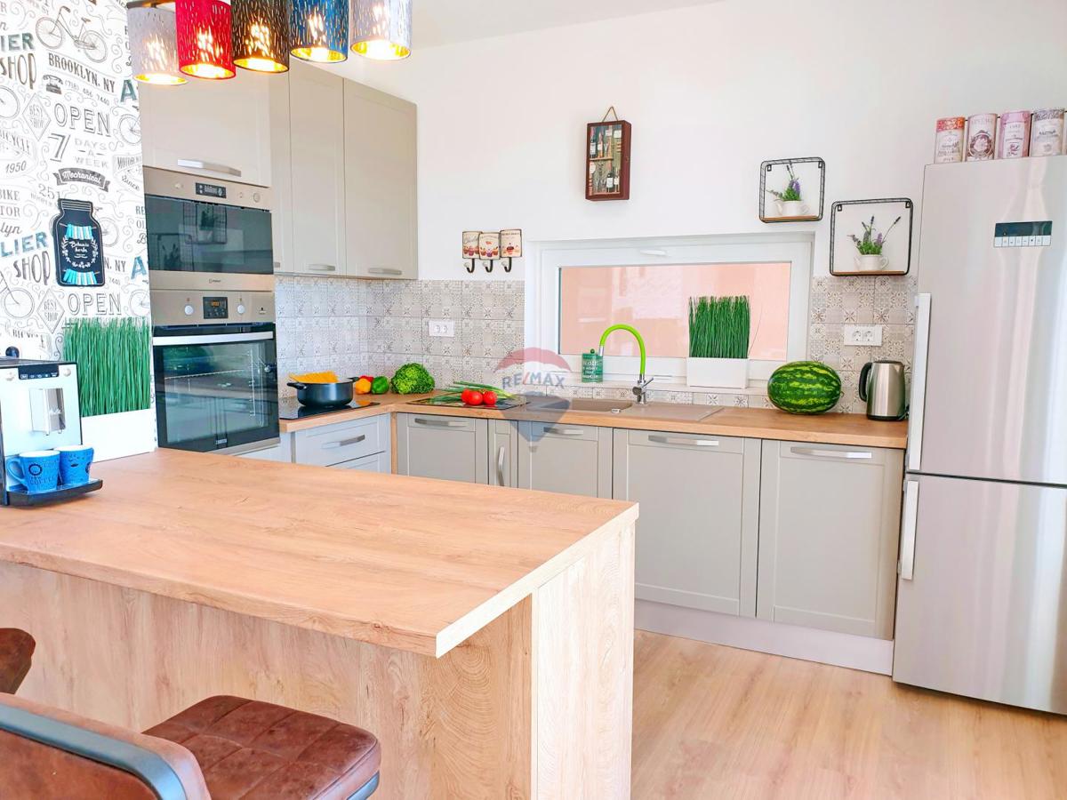 Hiša Valdebek, Pula, 158m2