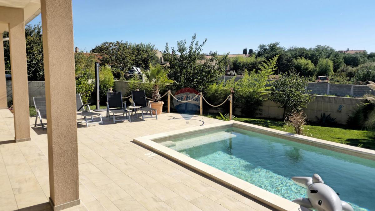 Hiša Valdebek, Pula, 158m2