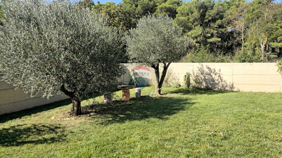 Hiša Valdebek, Pula, 158m2