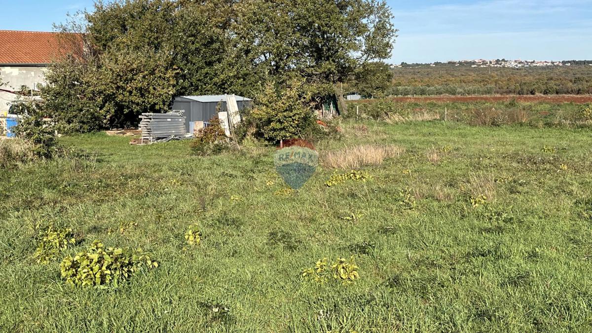 Stavbno zemljišče Poreč, 704m2