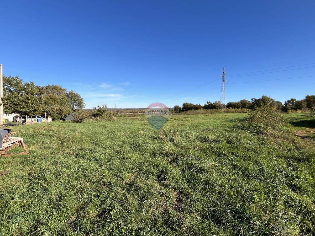 Stavbno zemljišče Poreč, 704m2